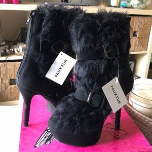 Penny Loves Kenny Stiletto Fur Boots! NWT